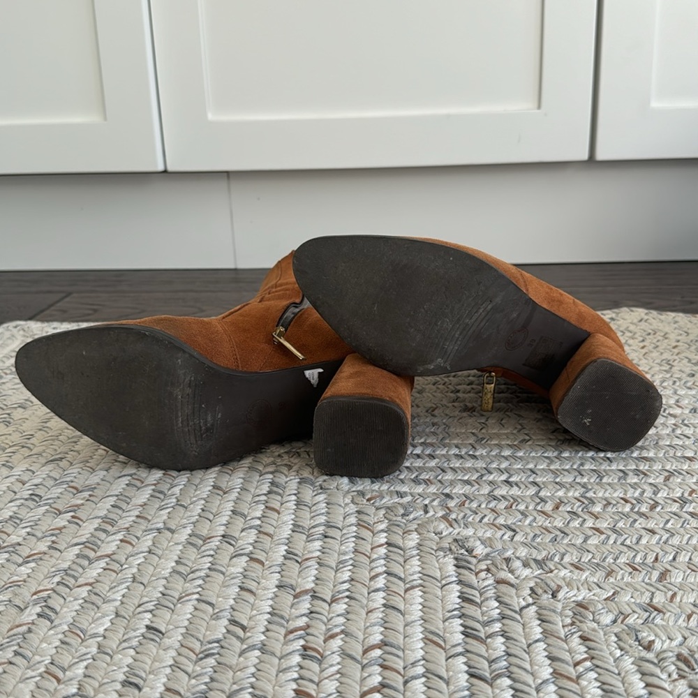 Boots - Picture 4 of 4